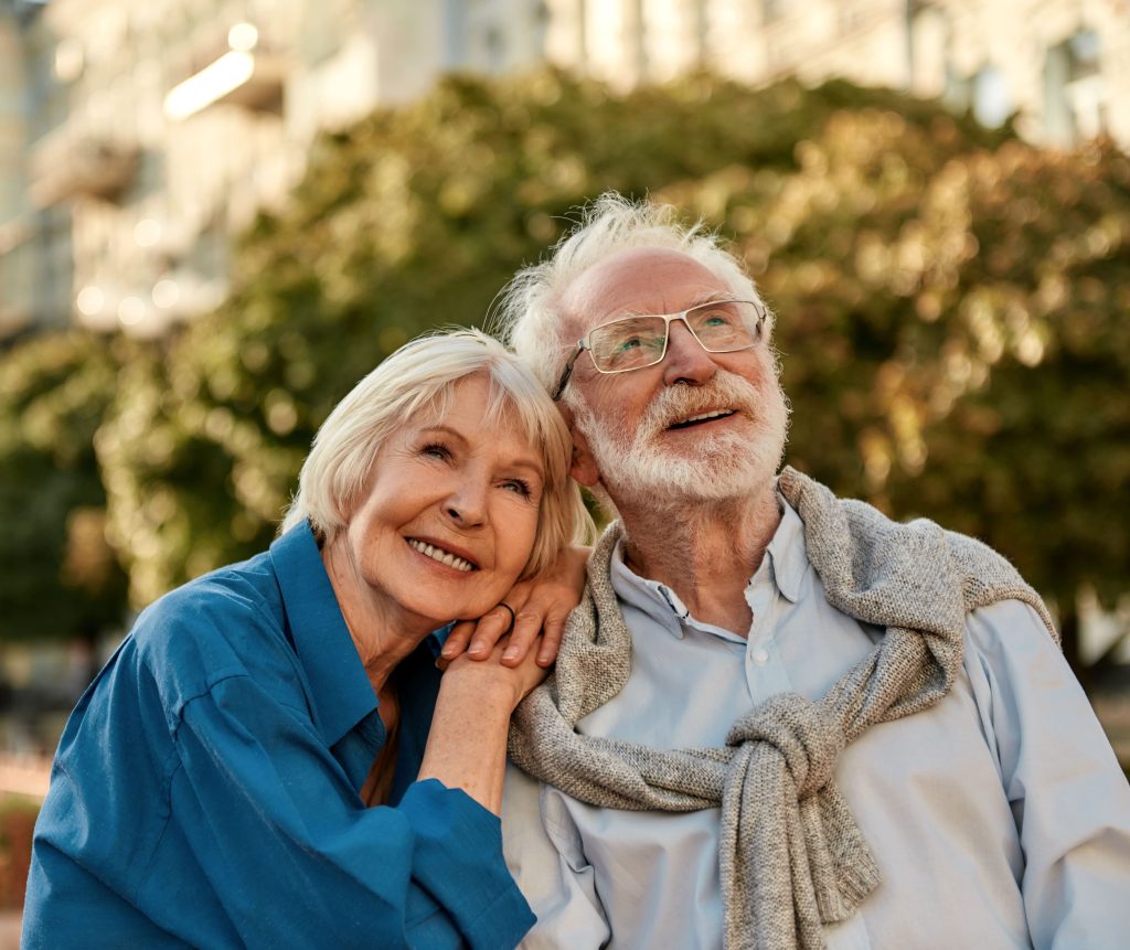 Préparer ses obsèques permet de décharger votre entourage de démarches pénibles et d'éviter les nombreux soucis financiers liés à un décès.